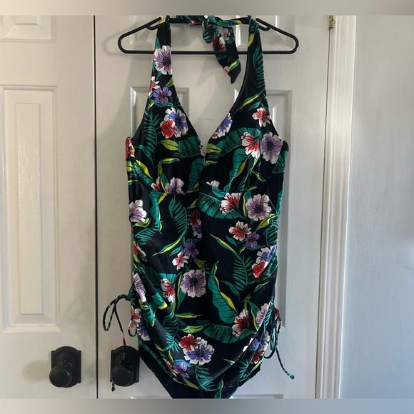 One Piece Halter - Picture 1 of 7